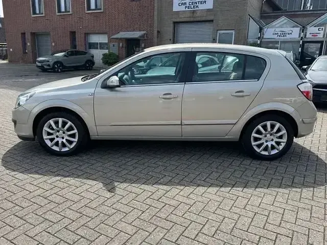 Gebraucht Opel Astra Cosmo 105 PS (77 kW) 2006 Andere Limousine
