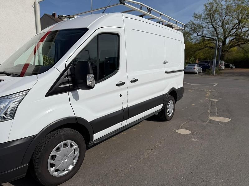 Gebraucht Ford Transit 131 PS (96 kW) 2018 Weiß Van / Kleinbus