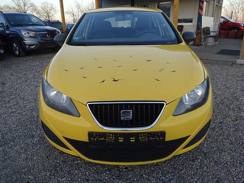 Gebraucht Seat Ibiza Reference 69 PS (50 kW) 2011 Gelb Limousine
