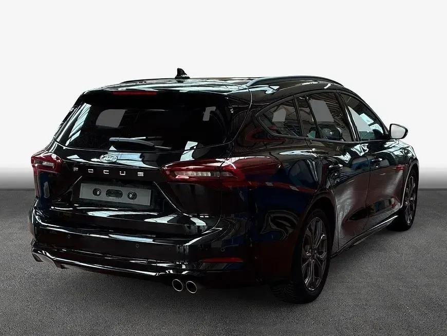Używany Ford Focus ST-Line X 155 KM (114 kW) 2024 Czarny Sedan/Limuzyna