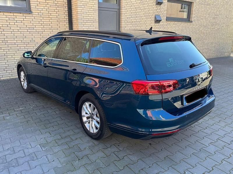 Gebraucht VW Passat Business 122 PS (89 kW) 2021 Blau Kombi