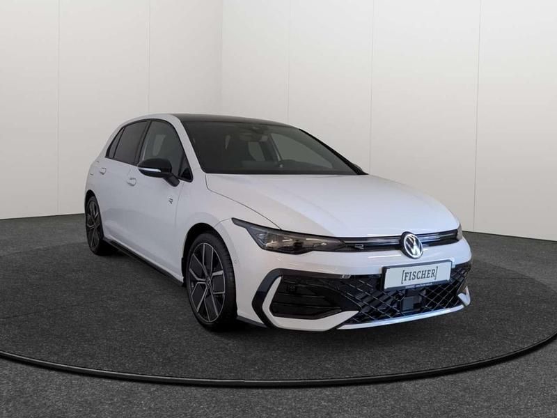 Neu VW Golf VIII Style 150 PS (110 kW) 2025 Weiss Limousine