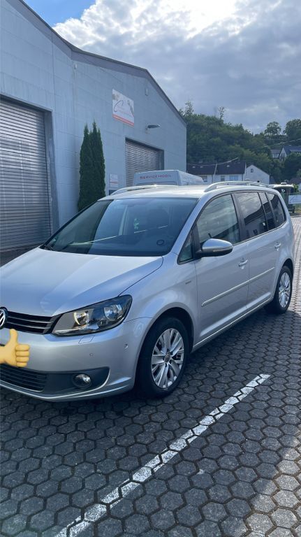 Silber Gebraucht 2014 VW Touran Life Van / Kleinbus | 11.500 € (Fairer Preis) - Bild 1/4