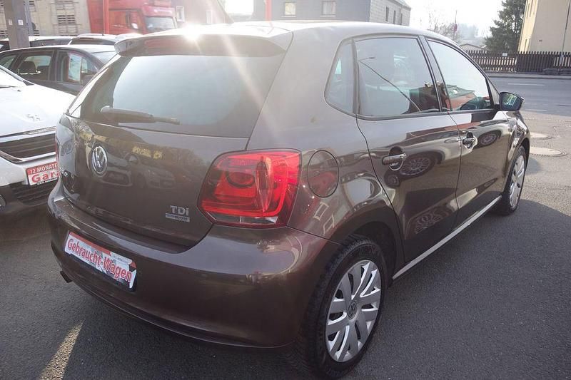 Gebraucht VW Polo Life 90 PS (66 kW) 2013 Braun Kleinwagen