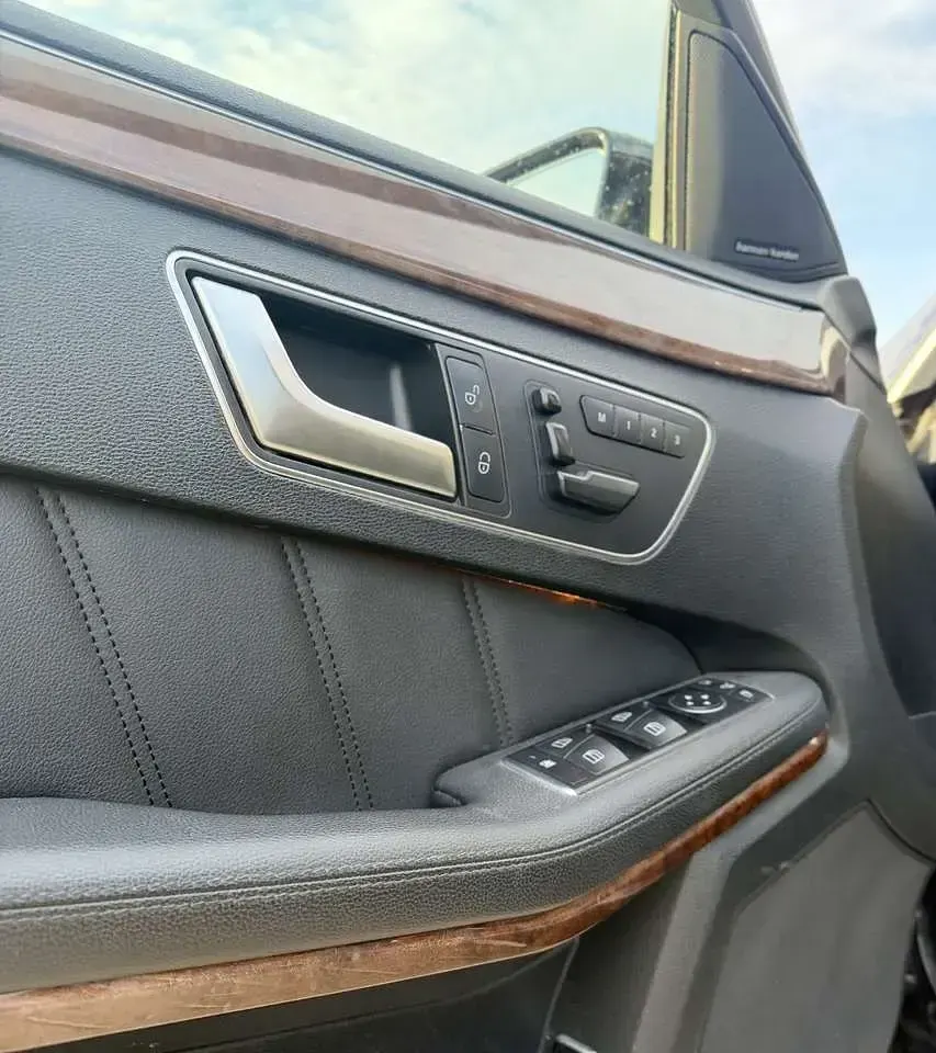 Gebraucht Mercedes E350 265 PS (194 kW) 2013 Schwarz Limousine