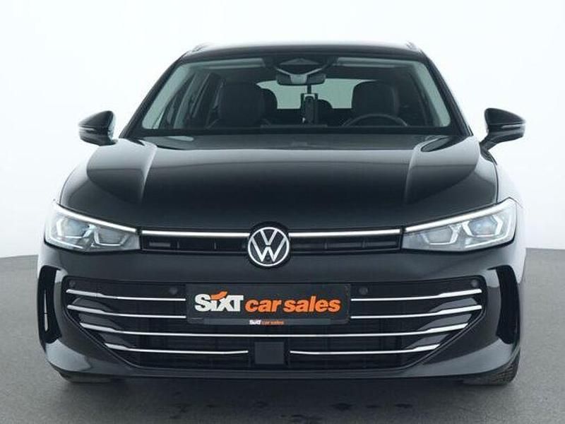 Gebraucht VW Passat IQ Drive 150 PS (110 kW) 2025 Schwarz Kombi