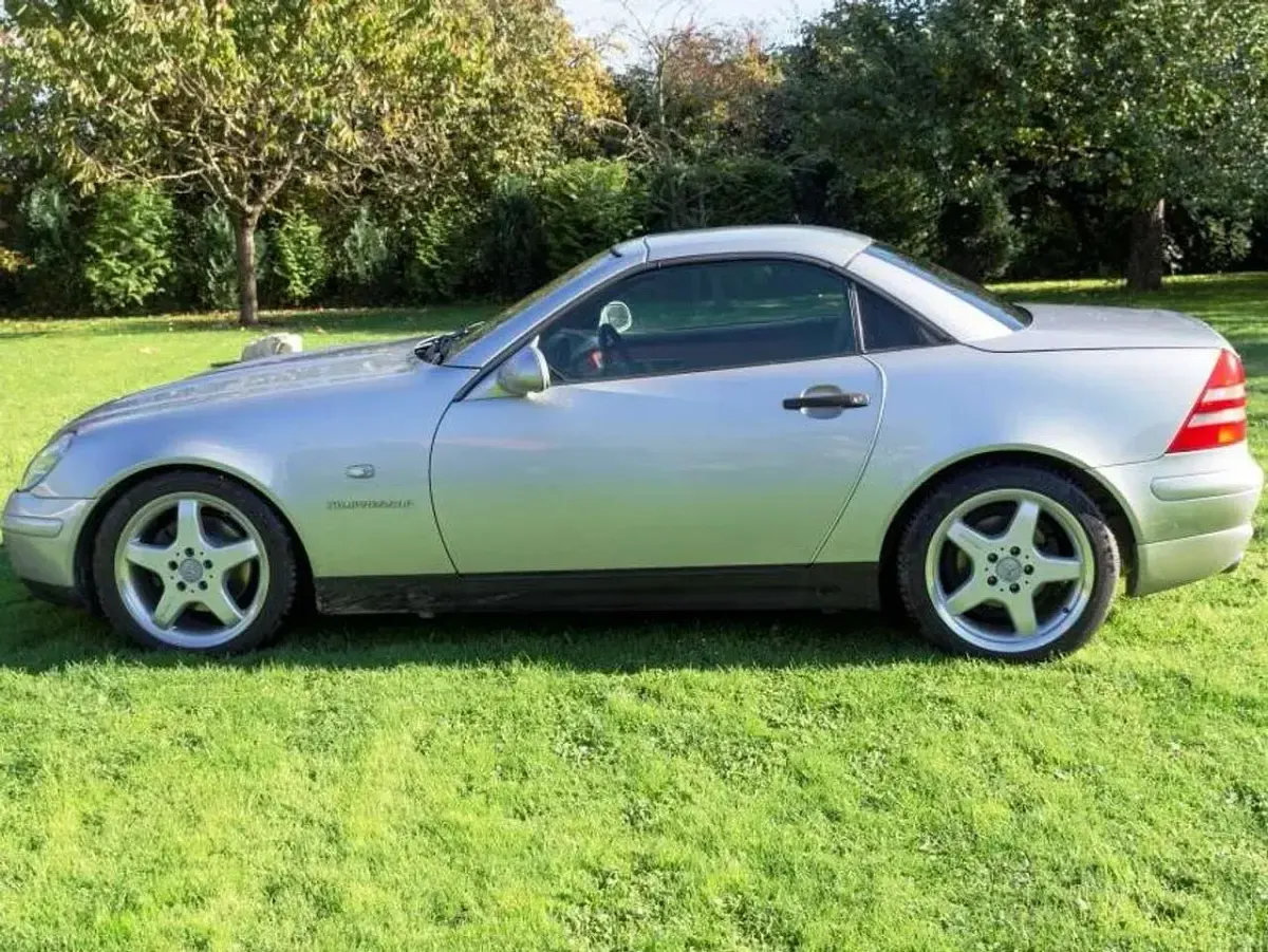 Gebraucht Mercedes SLK230 193 PS (141 kW) 1997 Silber Cabrio
