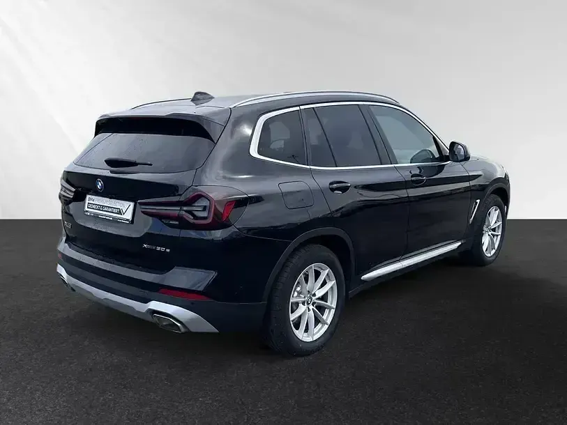 Gebraucht BMW X3 Sport Line 292 PS (214 kW) 2023 Blacksapphire metallic SUV