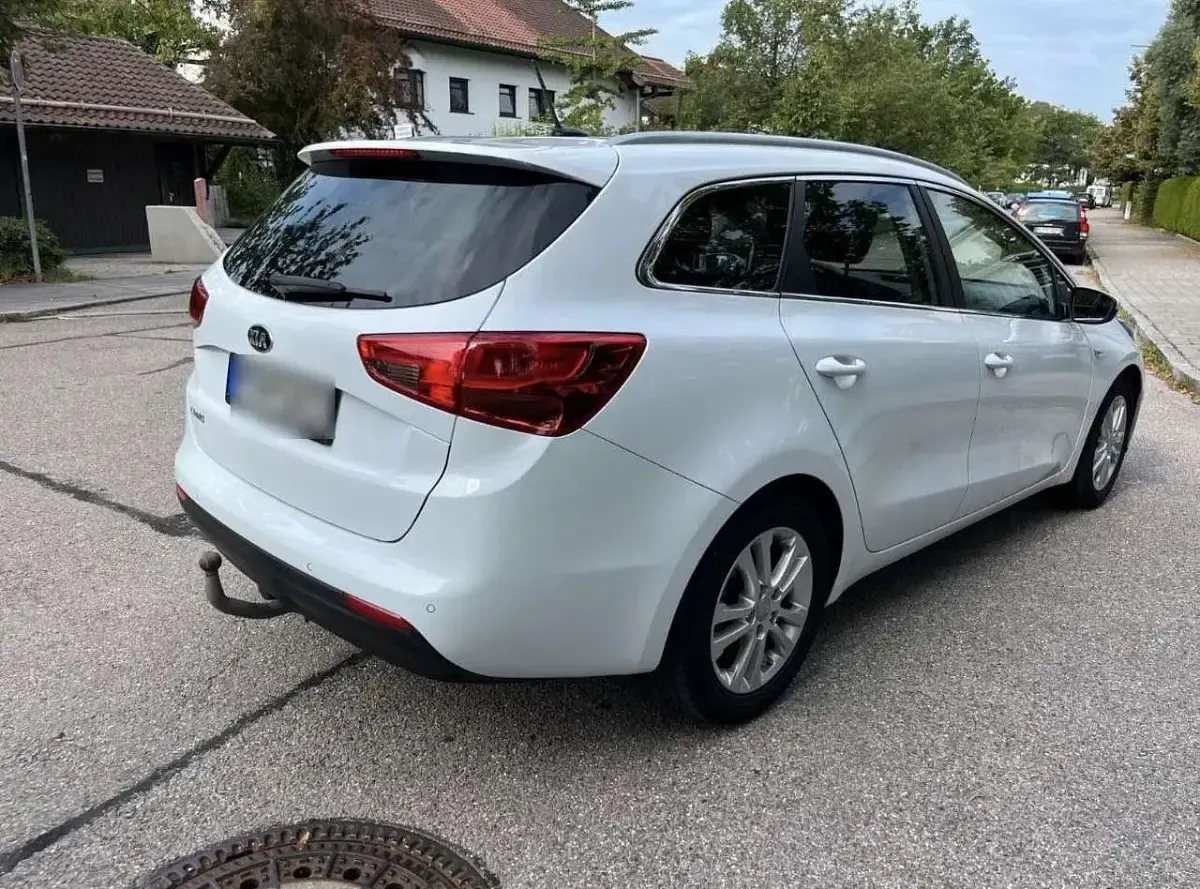Gebraucht Kia Ceed Sportswagon Edition 7 135 PS (99 kW) 2015 Weiß Kombi