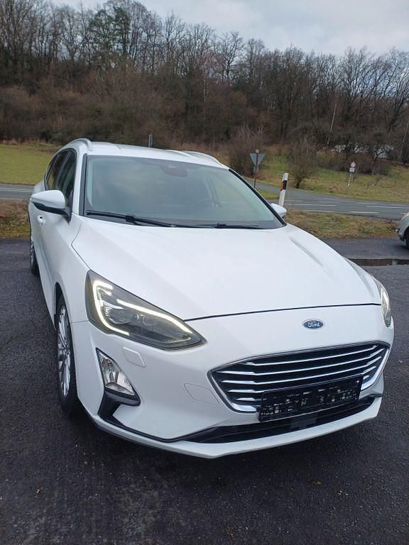 Gebraucht Ford Focus Titanium 150 PS (110 kW) 2019 Weiß Limousine