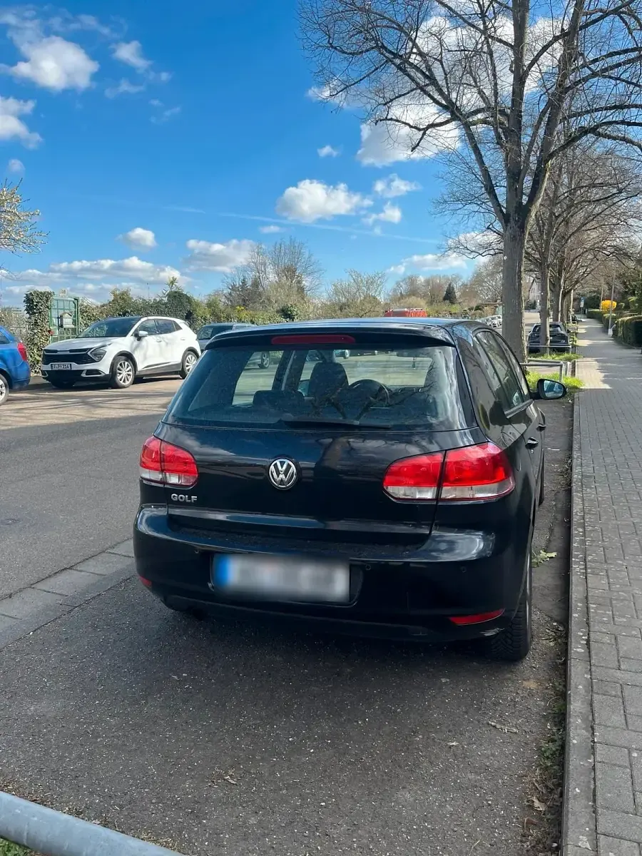 Gebraucht VW Golf VI 104 PS (76 kW) 2010 Schwarz Kleinwagen