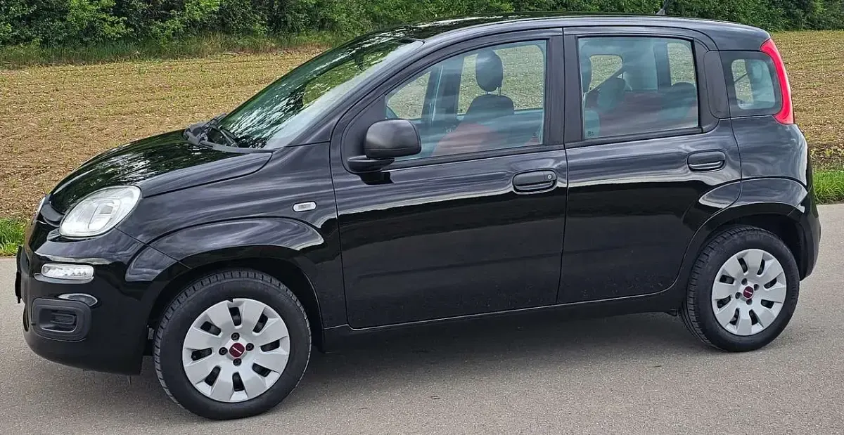 Gebraucht Fiat Panda Pop 69 PS (50 kW) 2016 Colore esterno/cinema schwarz Kleinwagen
