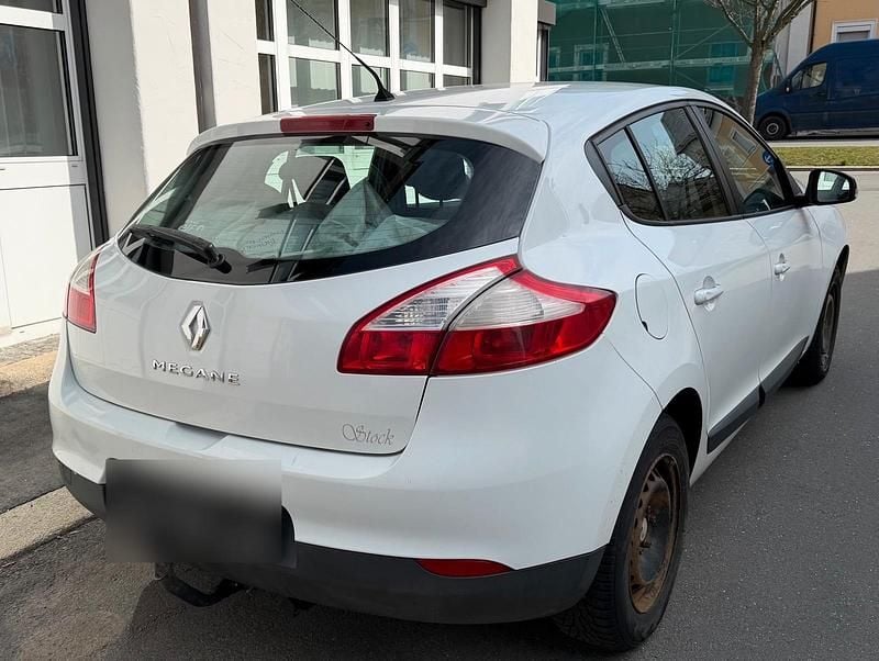 Gebraucht Renault Mégane 110 PS (80 kW) 2014 Weiß Limousine