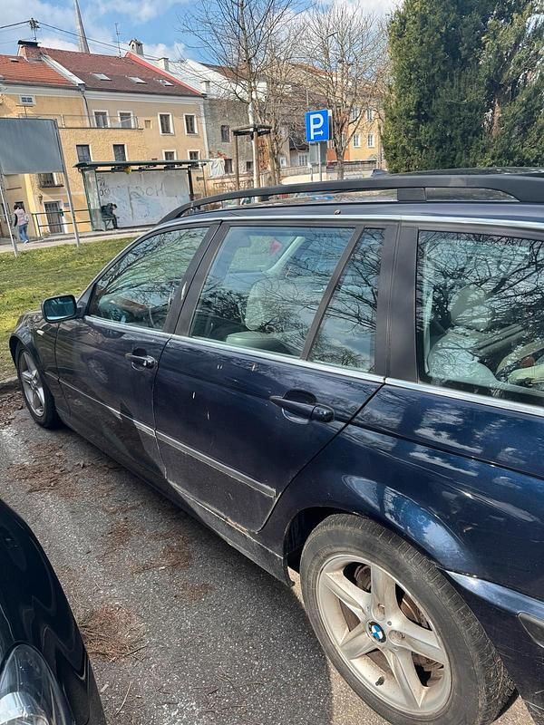 Gebraucht BMW 320 170 PS (125 kW) 2002 Blau Kombi