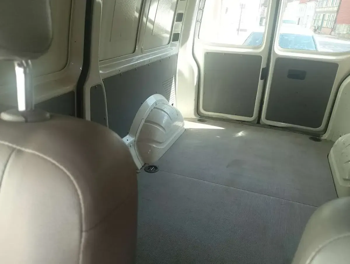 Gebraucht VW T5 131 PS (96 kW) 2009 Weiß Van