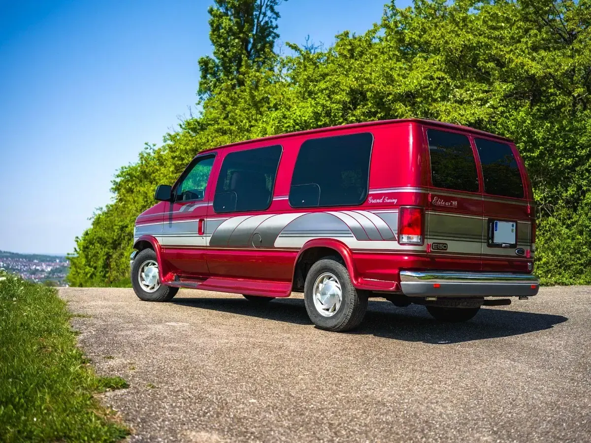 Gebraucht Ford Econoline 220 PS (161 kW) 2000 Rot Van / Kleinbus