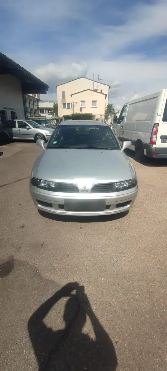 Gebraucht Mitsubishi Carisma 125 PS (91 kW) 2003 Silber Limousine