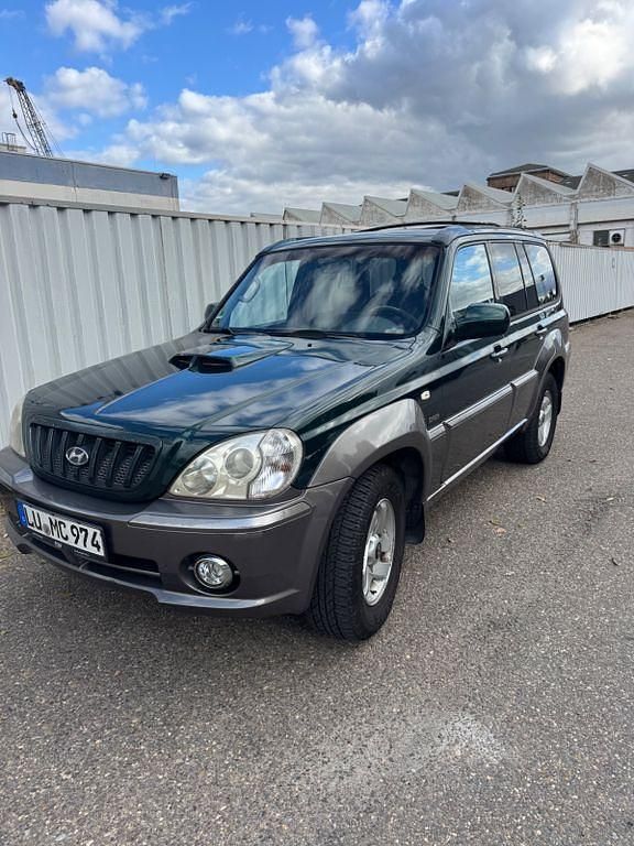 Grün Gebraucht 2005 Hyundai Terracan SUV | 3.950 € (Fairer Preis) - Bild 1/4