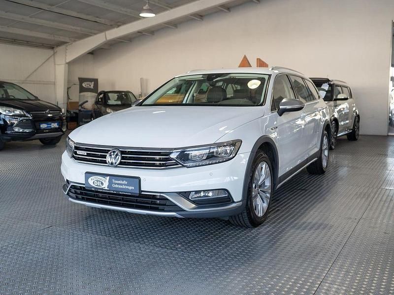 Gebraucht VW Passat Alltrack 190 PS (139 kW) 2019 Weiß Kombi