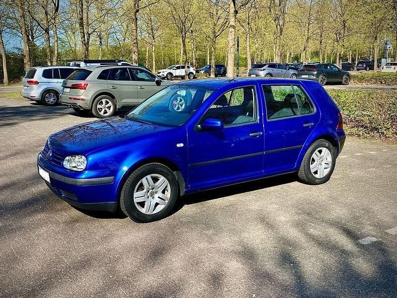Blau Gebraucht 2003 VW Golf IV Limousine | 1.600 € (Guter Preis) - Bild 1/4