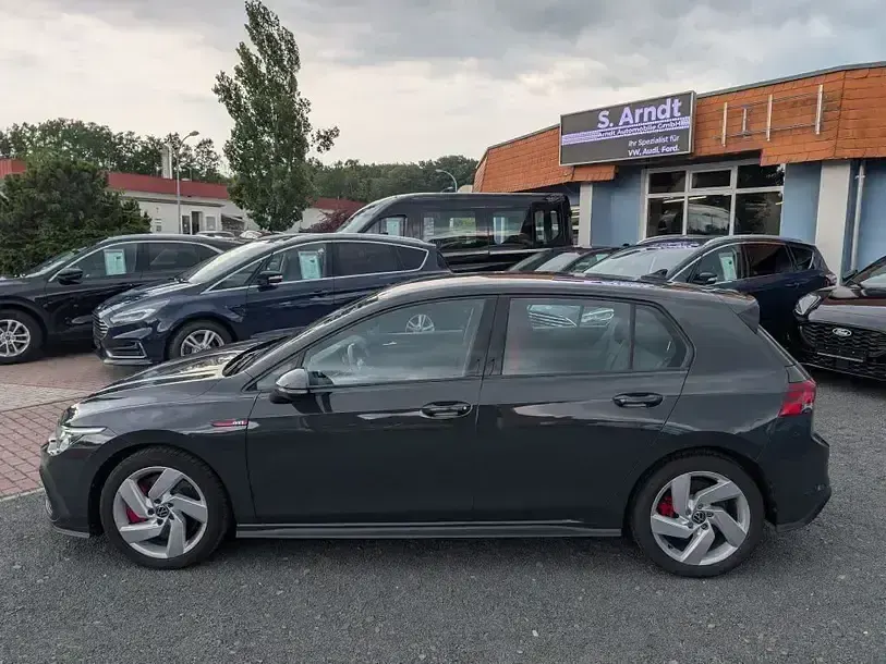 Gebraucht VW Golf VIII GTI 245 PS (180 kW) 2024 Uranograu Limousine
