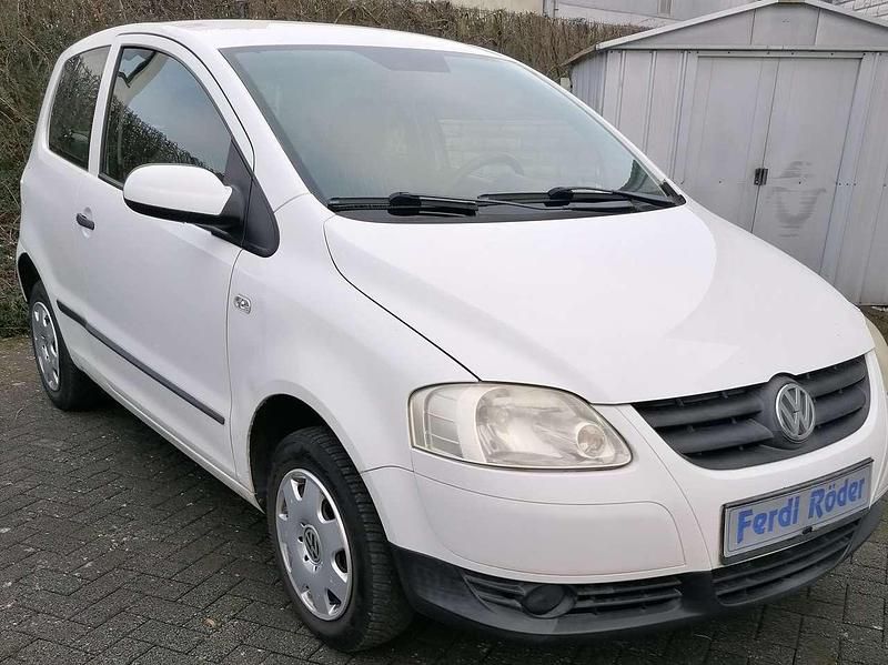 Gebraucht VW Fox Basis 54 PS (39 kW) 2006 Candyweiß Kleinwagen