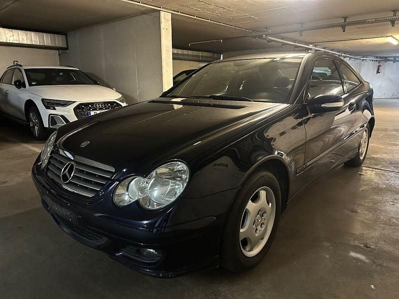 Blau Gebraucht 2006 Mercedes C180 Coupé | 2.000 € (Superpreis) - Bild 1/4