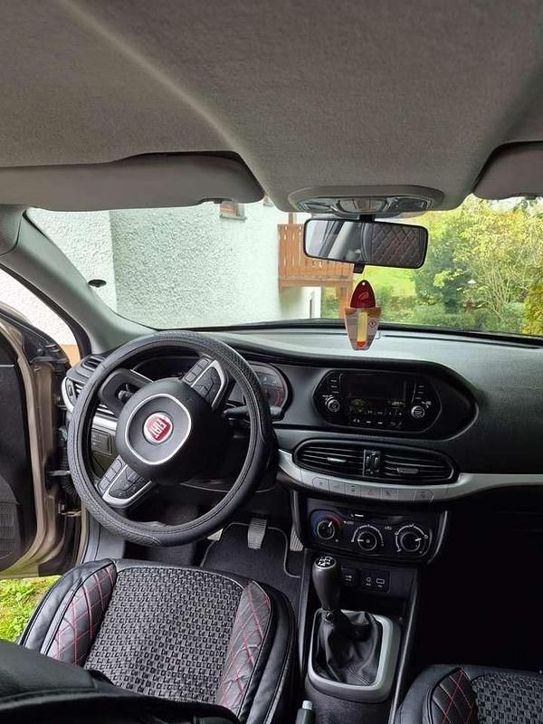 Gebraucht Fiat Tipo 95 PS (69 kW) 2017 Beige Limousine