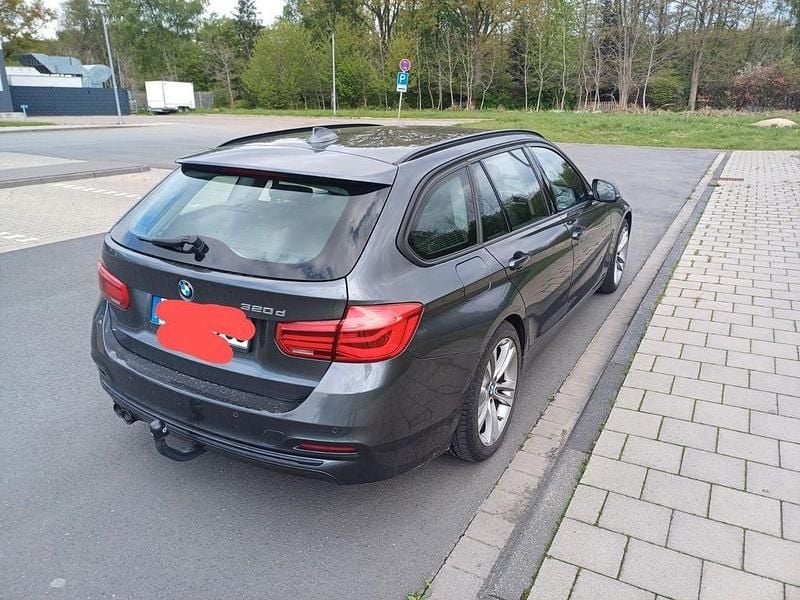 Gebraucht BMW 320 Sport Line 190 PS (139 kW) 2019 Grau Kombi