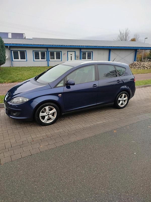Blau Gebraucht 2008 Seat Altea XL Van / Kleinbus | 1.900 € (Fairer Preis) - Bild 1/4