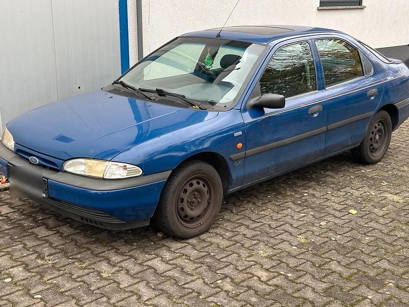 Blau Gebraucht 1993 Ford Mondeo Limousine | 500 € - Bild 1/4