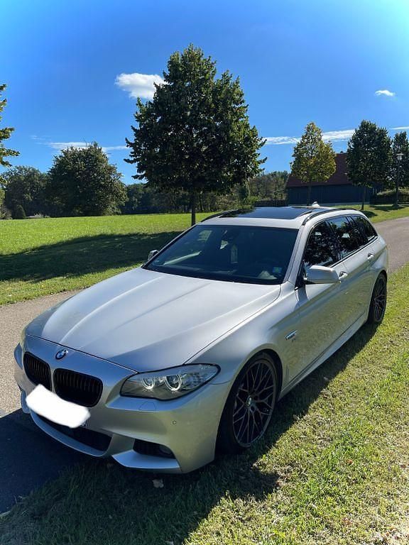 Silber Gebraucht 2011 BMW 530 Performance Kombi | 10.500 € (Fairer Preis) - Bild 1/4