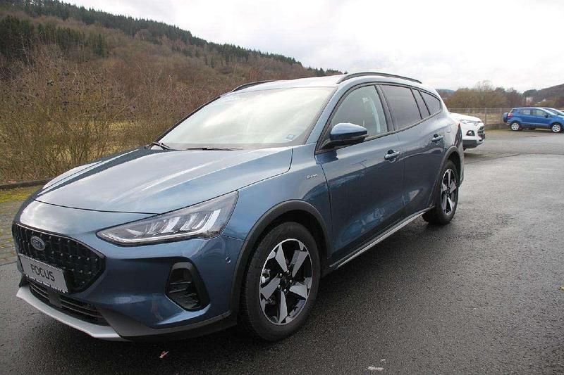 Gebraucht Ford Focus Active X 155 PS (114 kW) 2025 Chromablau metallic Kombi