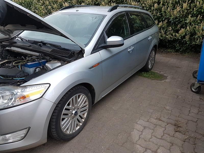Gebraucht Ford Mondeo 140 PS (102 kW) 2009 Silber Kombi