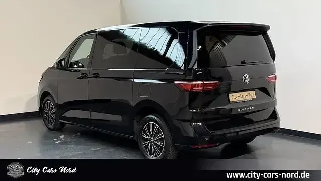 Gebraucht VW Multivan 150 PS (110 kW) 2023 Deep black perleffekt Van / Kleinbus