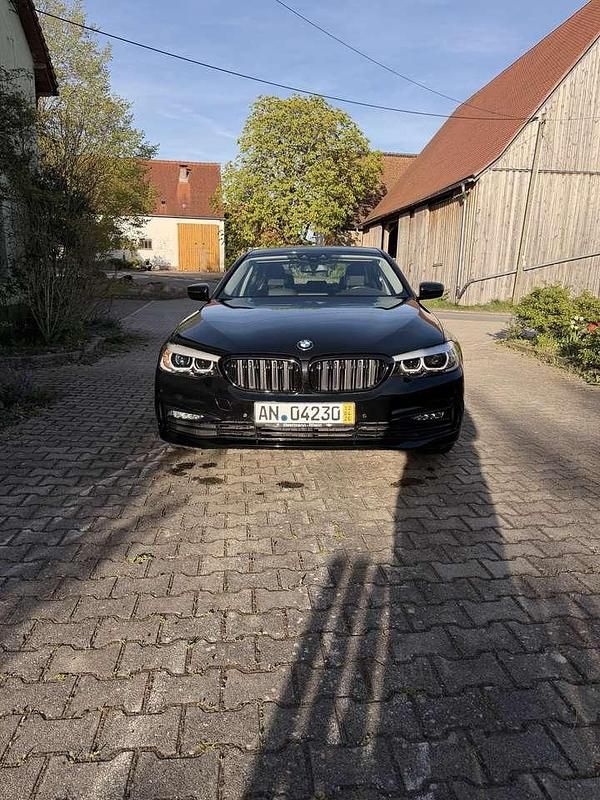 Gebraucht BMW 530e Sport Line 252 PS (185 kW) 2017 Schwarz Limousine