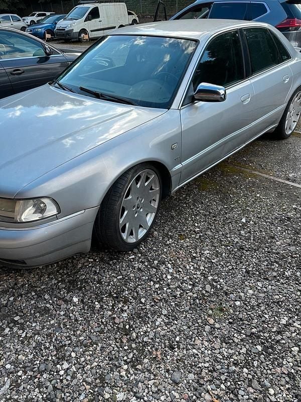 Silber Gebraucht 2000 Audi A8 Limousine | 3.351 € (Superpreis) - Bild 1/4
