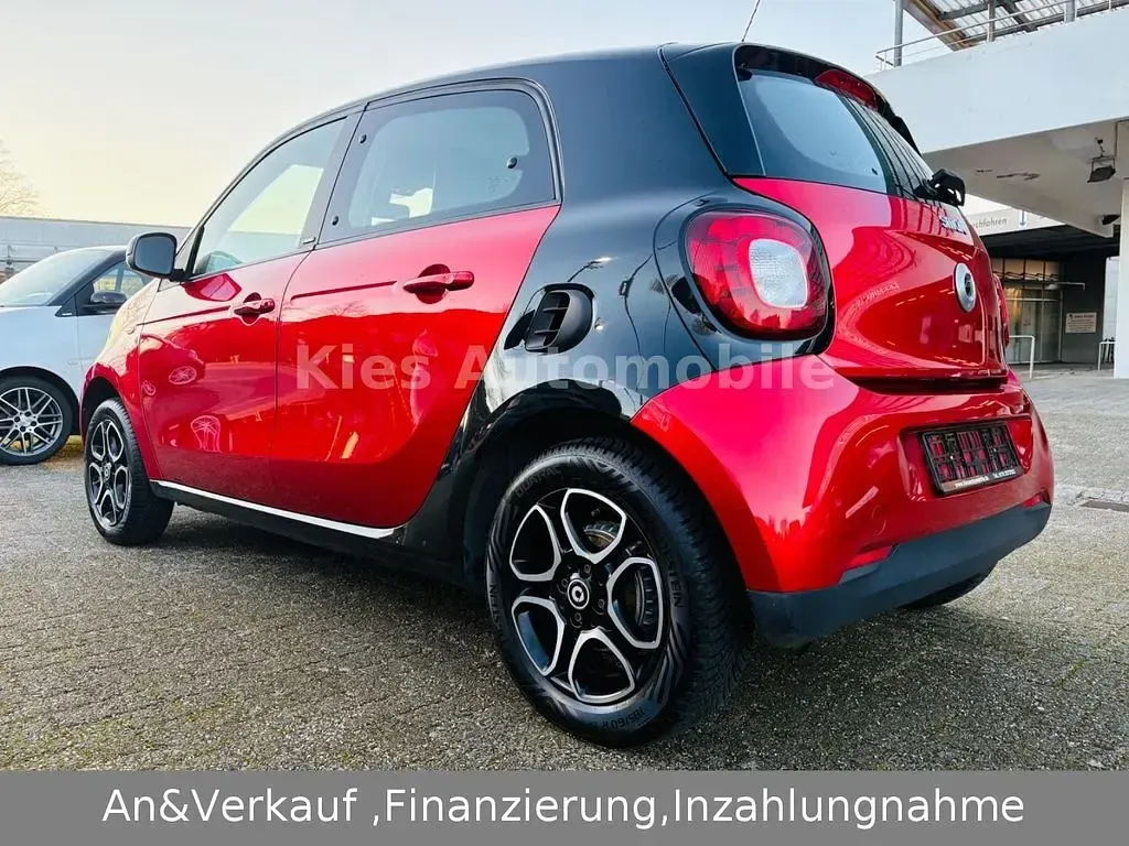 Używany Smart ForFour Prime 90 KM (66 kW) 2018 Czerwony Hatchback