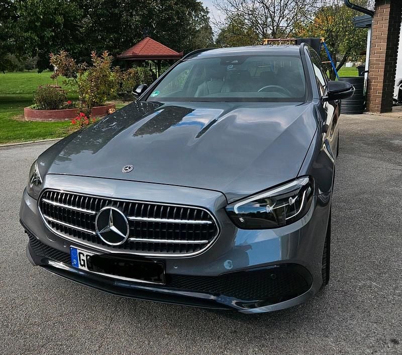 Grau Gebraucht 2020 Mercedes E200 Avantgarde Kombi | 31.000 € (Fairer Preis) - Bild 1/4