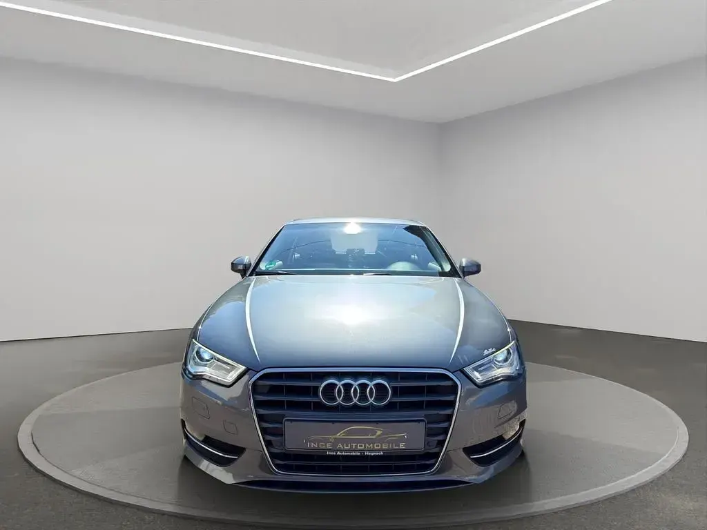 Gebraucht Audi A3 Attraction 110 PS (80 kW) 2014 Grau Limousine