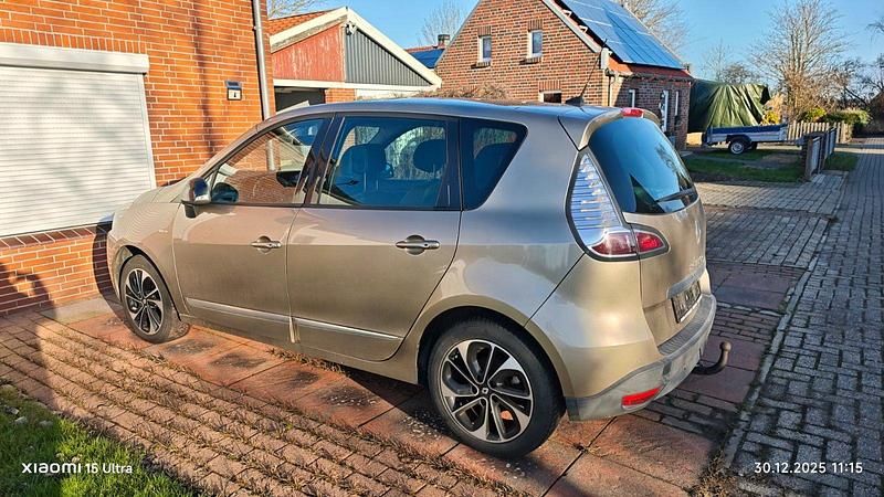 Gebraucht Renault Scénic III Bose Edition 115 PS (84 kW) 2014 Gold Van / Kleinbus