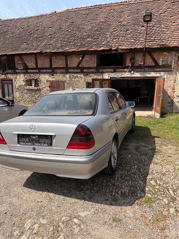 Gebraucht Mercedes 240 170 PS (125 kW) 1997 Grau Limousine