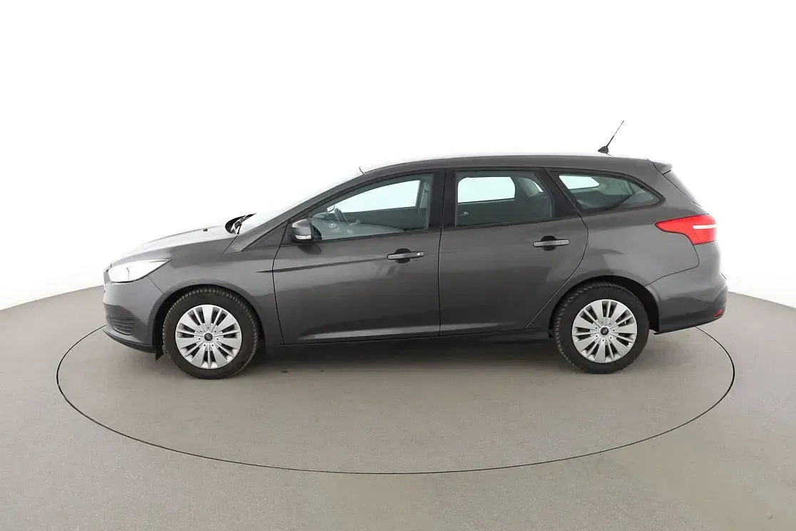 Gebraucht Ford Focus Trend 101 PS (74 kW) 2018 Grau Kombi