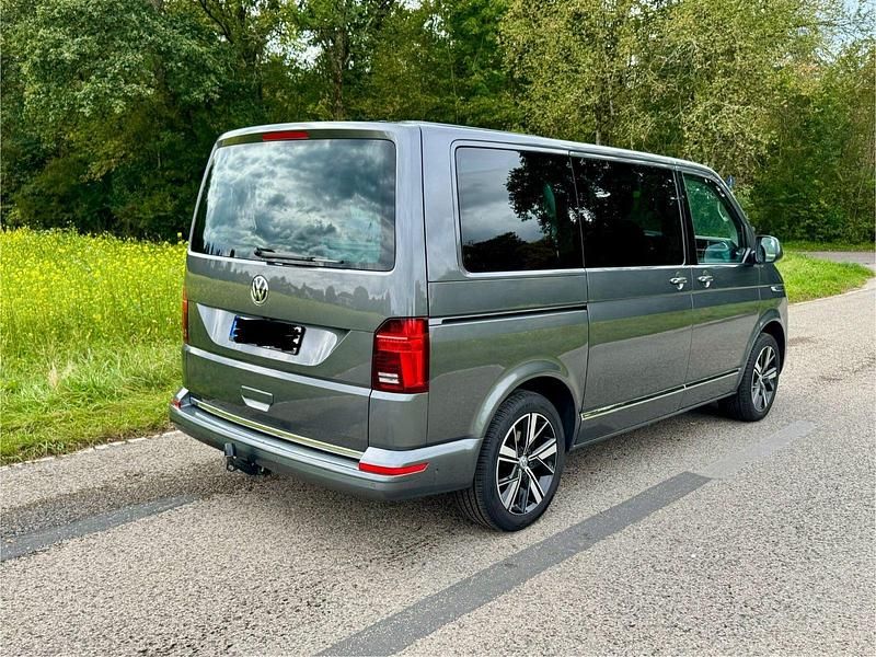 Gebraucht VW Multivan Generation Six 150 PS (110 kW) 2021 Grau Van
