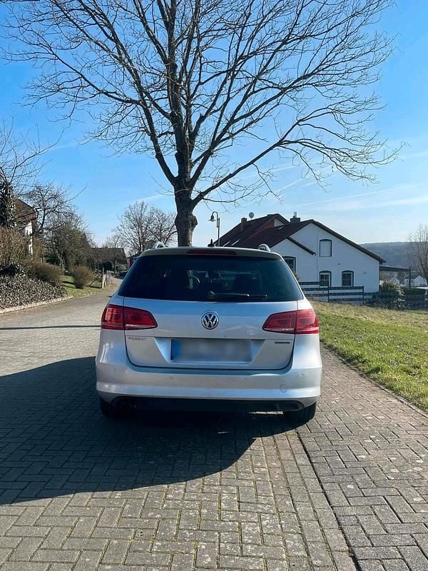 Gebraucht VW Passat 105 PS (77 kW) 2012 Grau Kombi