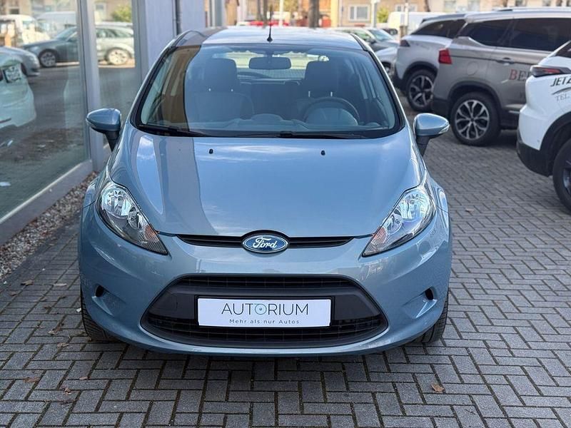 Gebraucht Ford Fiesta Trend 60 PS (44 kW) 2009 Hellblau Kleinwagen
