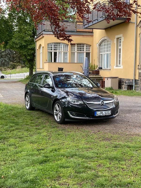 Schwarz Gebraucht 2014 Opel Insignia Kombi | 4.999 € (Etwas zu teuer) - Bild 1/4