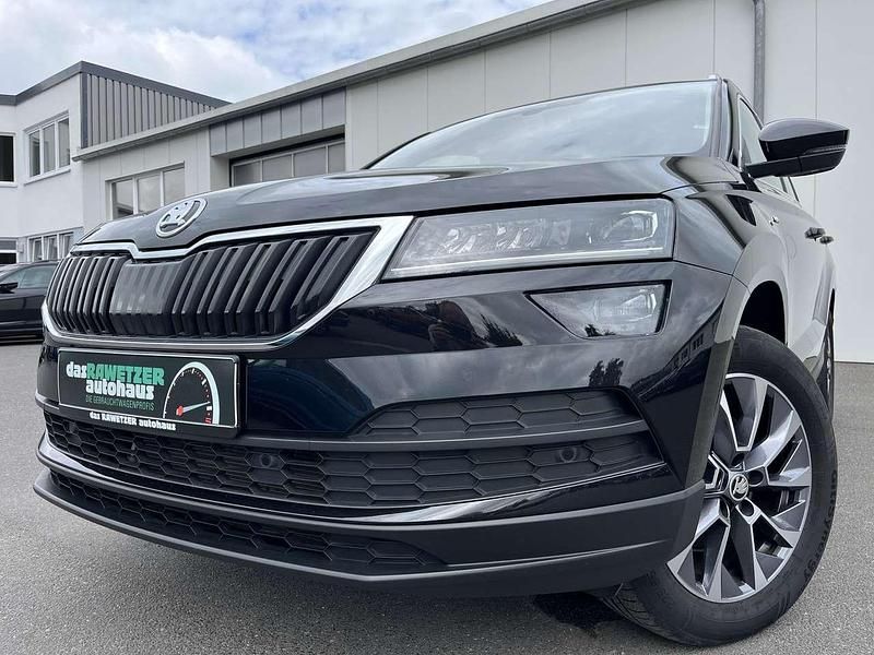 Schwarz Gebraucht 2020 Skoda Karoq Drive SUV | 29.860 € (Etwas zu teuer) - Bild 1/4