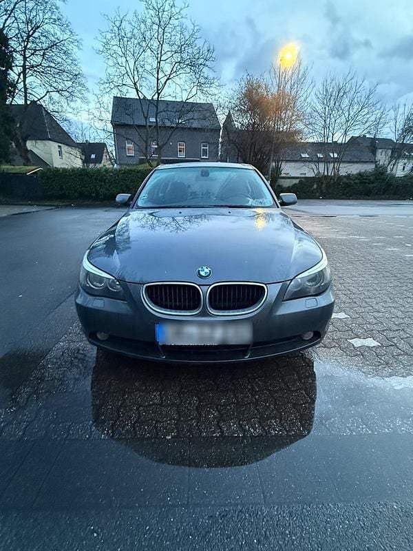 Gebraucht BMW 520 170 PS (125 kW) 2004 Grau Limousine