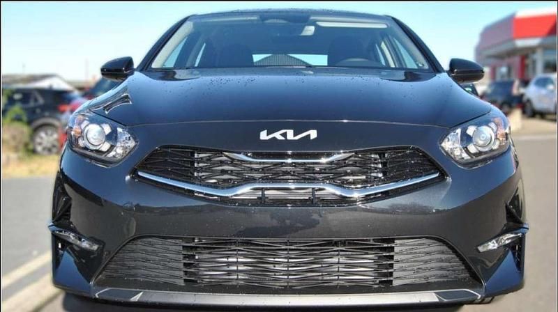 Gebraucht Kia Ceed Vision 101 PS (74 kW) 2024 Zilinaschwarz metallic Kleinwagen